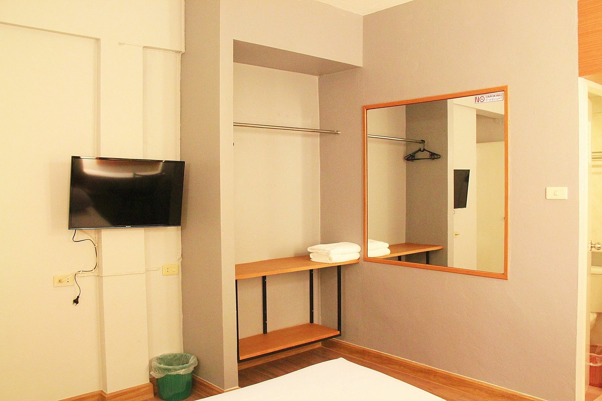 โรงแรมเรือนทิพย์ เชียงราย Ruean Tip Hotel Ngoại thất bức ảnh