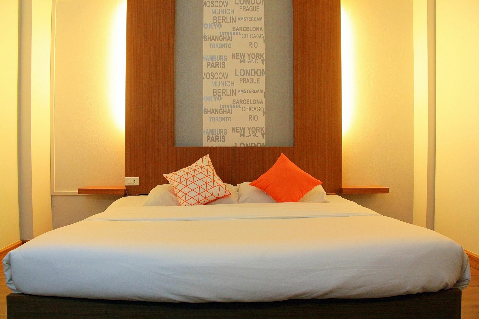 โรงแรมเรือนทิพย์ เชียงราย Ruean Tip Hotel Ngoại thất bức ảnh